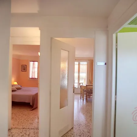 F2 Avec Wifi, Ascenseur Pres Des Thermes - Fr-1-451-139 *