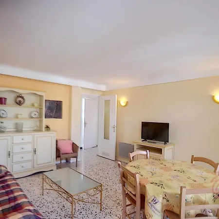 F2 Avec Wifi, Ascenseur Pres Des Thermes - Fr-1-451-139 Apartmán *