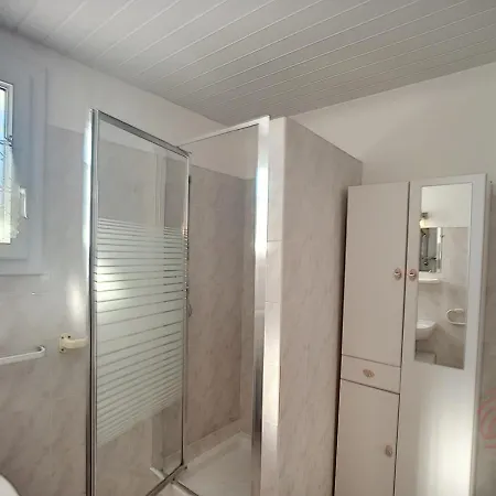 F2 Avec Wifi, Ascenseur Pres Des Thermes - Fr-1-451-139