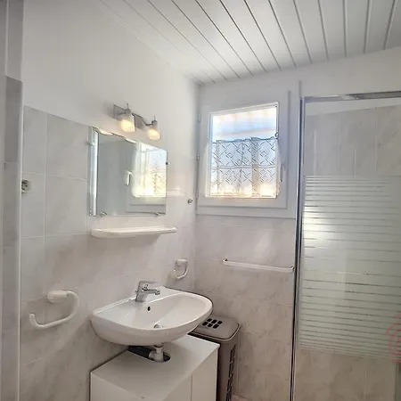 Apartmán F2 Avec Wifi, Ascenseur Pres Des Thermes - Fr-1-451-139 *