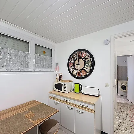 F2 Avec Wifi, Ascenseur Pres Des Thermes - Fr-1-451-139 Apartamento *