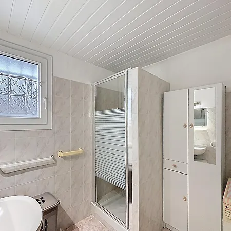 F2 Avec Wifi, Ascenseur Pres Des Thermes - Fr-1-451-139 Lamalou-les-Bains